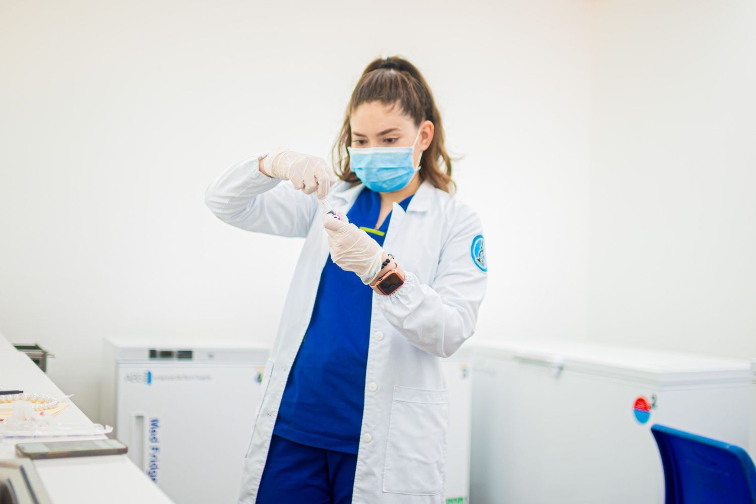 RT-student-in-simulation-lab---we-care-staffing.jpg